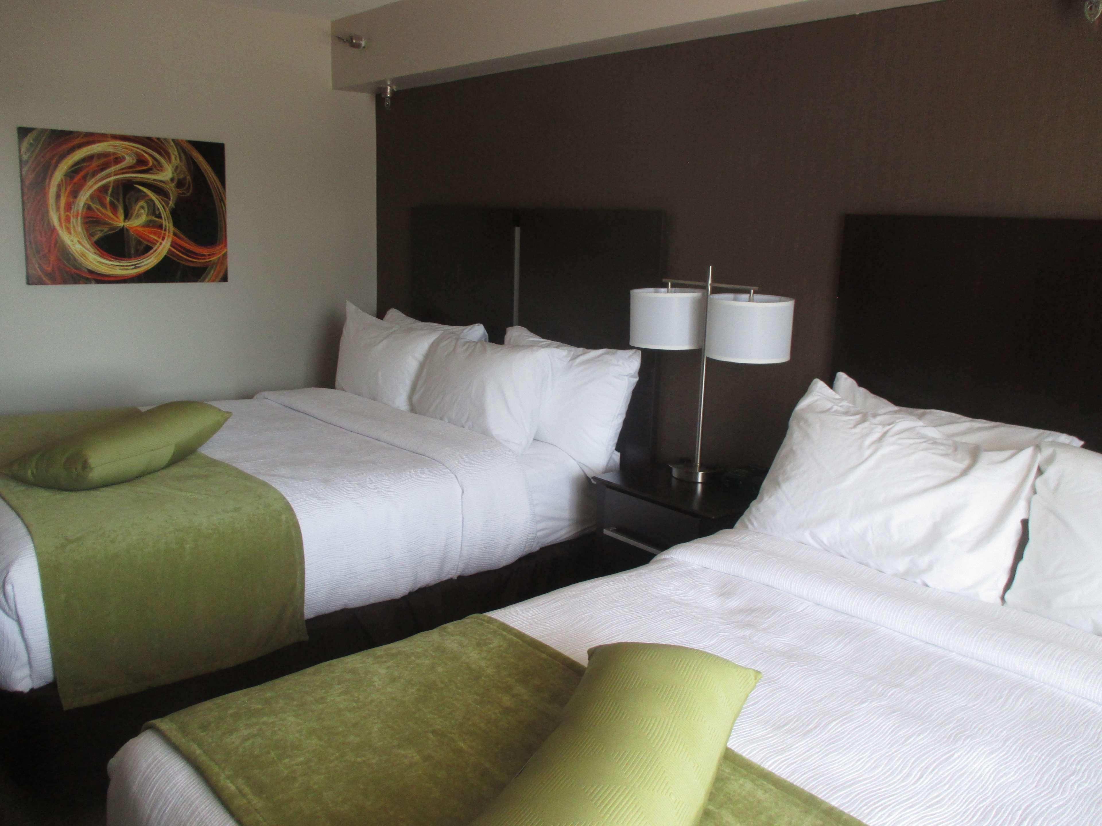 Best Western Harvest Inn & Suites Гранд-Форкс Экстерьер фото
