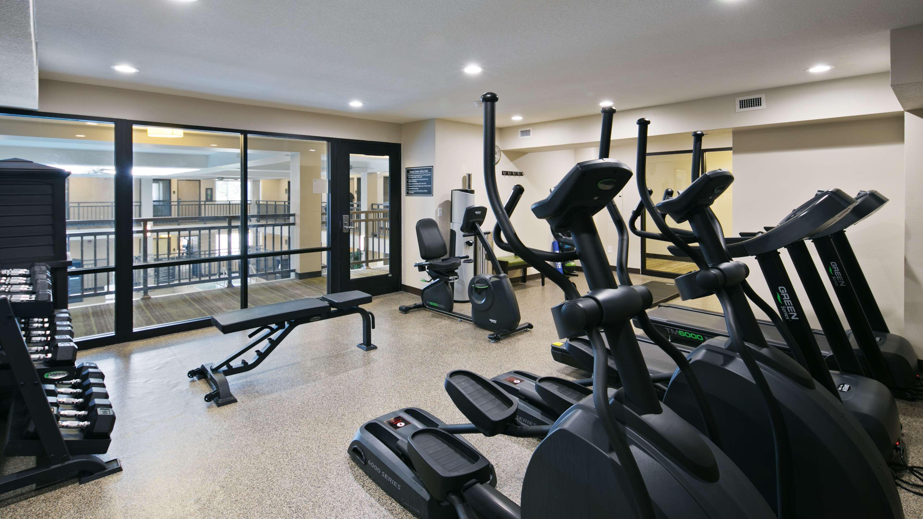 Best Western Harvest Inn & Suites Гранд-Форкс Экстерьер фото