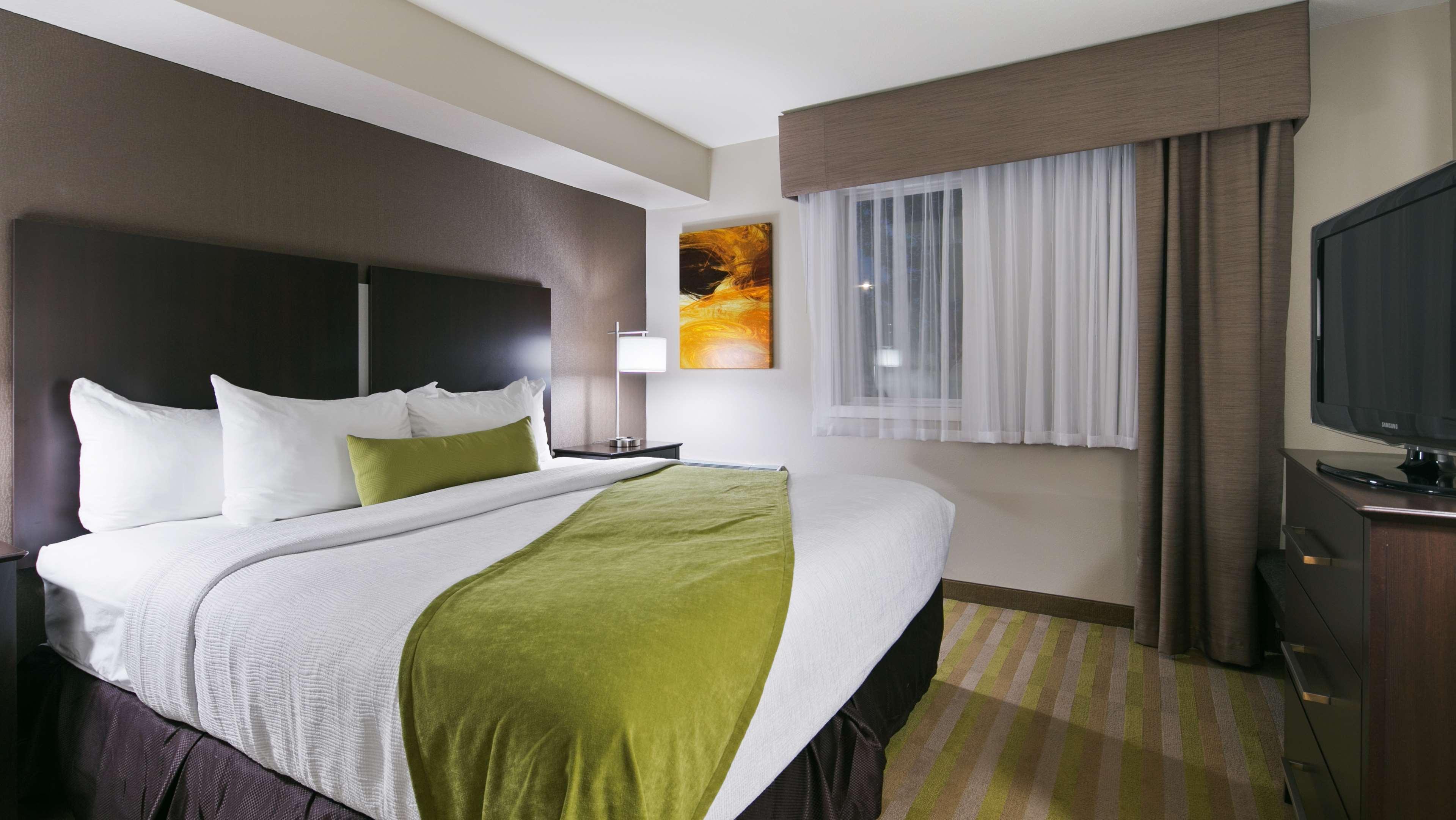 Best Western Harvest Inn & Suites Гранд-Форкс Экстерьер фото