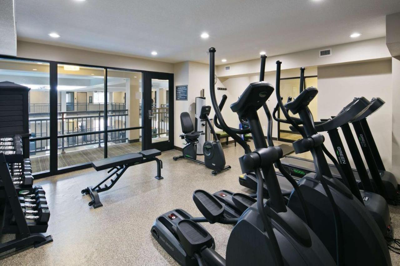 Best Western Harvest Inn & Suites Гранд-Форкс Экстерьер фото