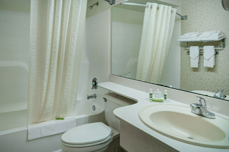 Best Western Harvest Inn & Suites Гранд-Форкс Экстерьер фото