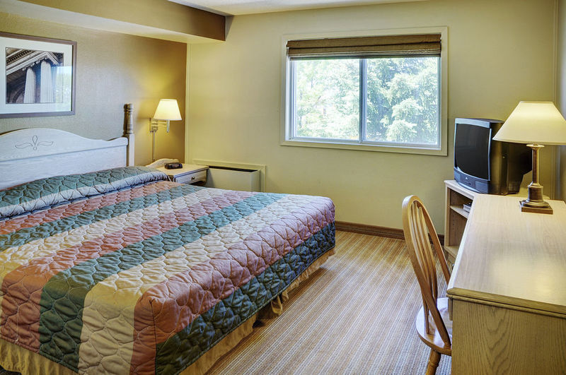 Best Western Harvest Inn & Suites Гранд-Форкс Экстерьер фото