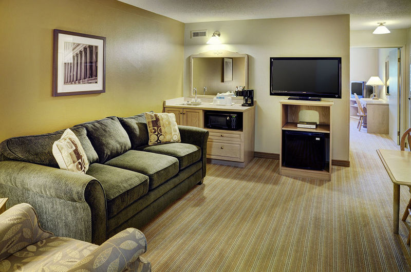 Best Western Harvest Inn & Suites Гранд-Форкс Экстерьер фото