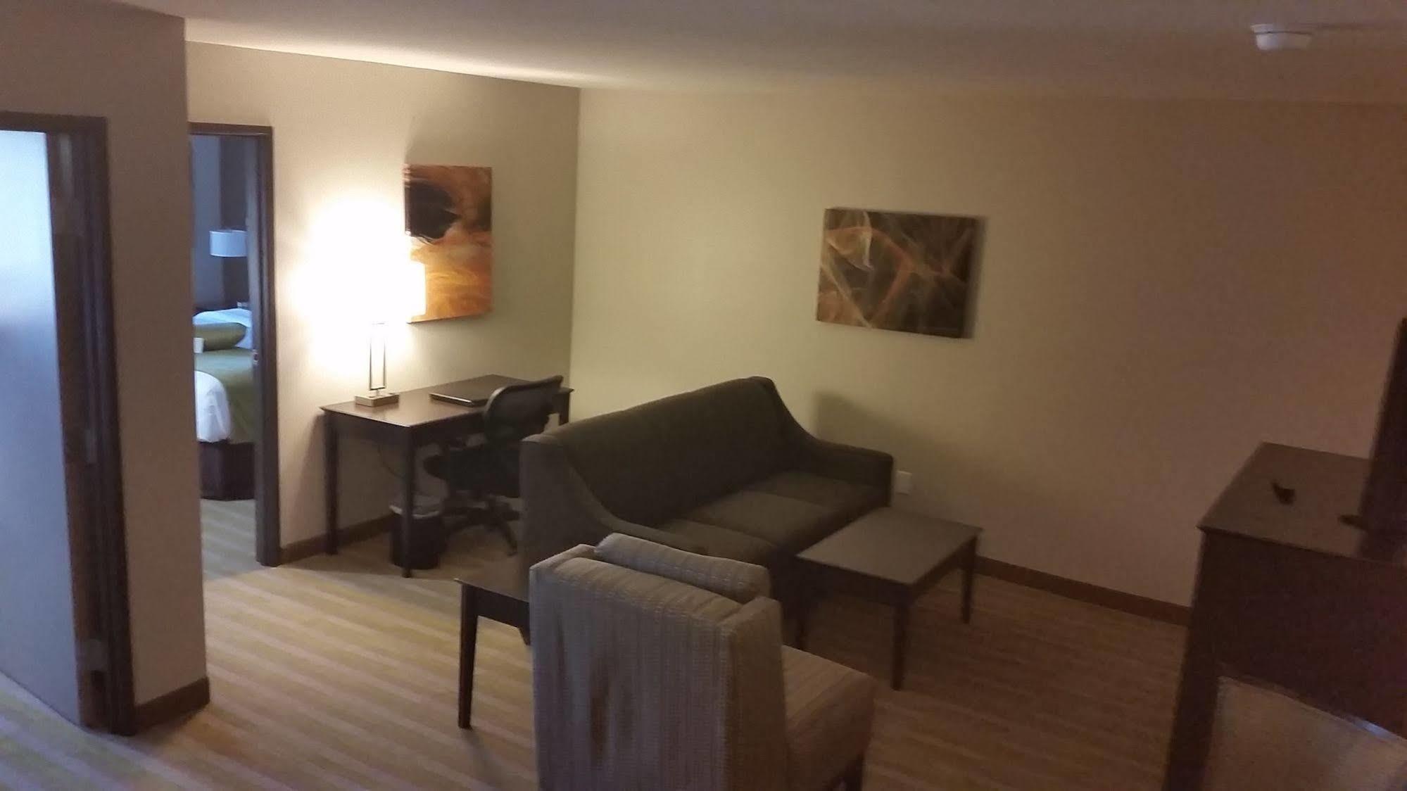 Best Western Harvest Inn & Suites Гранд-Форкс Экстерьер фото